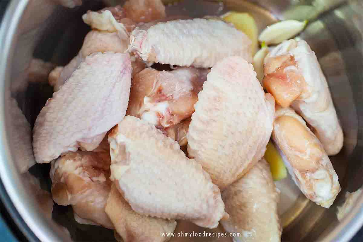 Party chicken wings into the instant pot