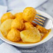 curry fish ball and radish fish ball on the fork