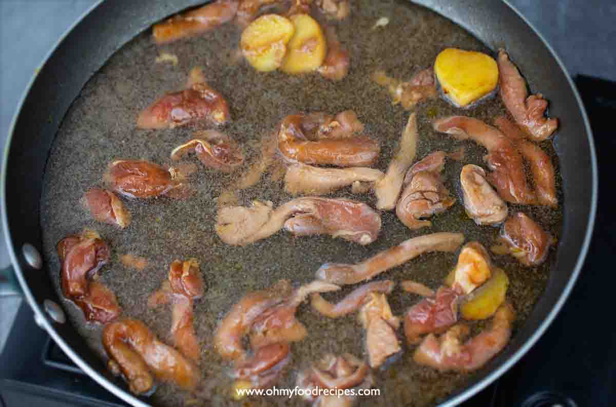 water chicken ginger in the pan top view
