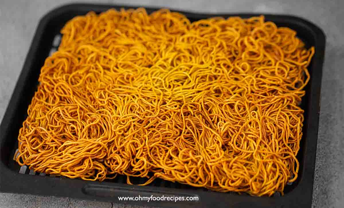 air fry crispy noodles on the tray