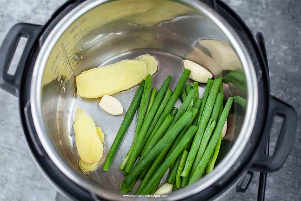 ginger garlic and green onion into the instant pot