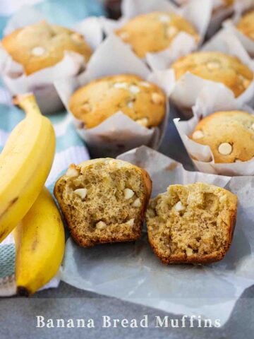 banana bread muffins open up